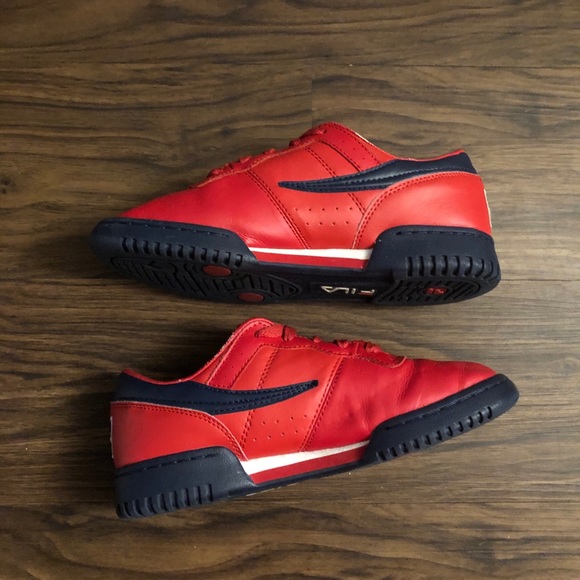 FILAS RED & NAVY BLUE TRIM SNEAKERS SIZE 4 - Picture 2 of 7